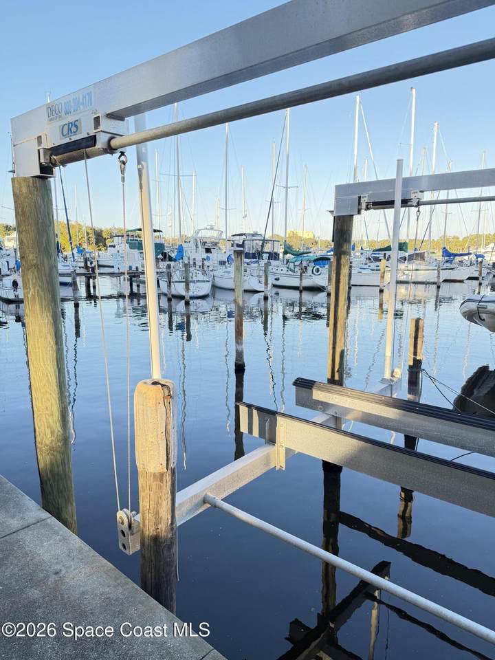 911 Harbor City Boulevard - Photo 1