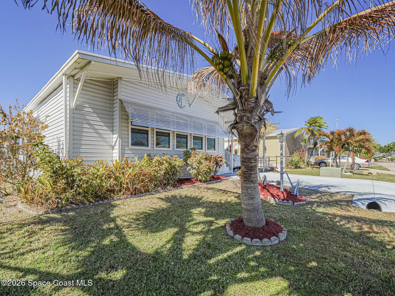 https://bt-photos.global.ssl.fastly.net/spacecoast/1280_boomver_2_1068768-2.jpg