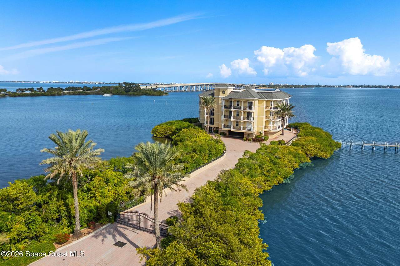 https://bt-photos.global.ssl.fastly.net/spacecoast/1280_boomver_2_1068915-2.jpg
