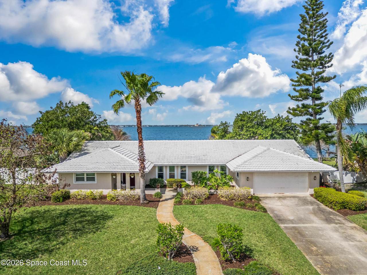 https://bt-photos.global.ssl.fastly.net/spacecoast/1280_boomver_2_1071458-2.jpg