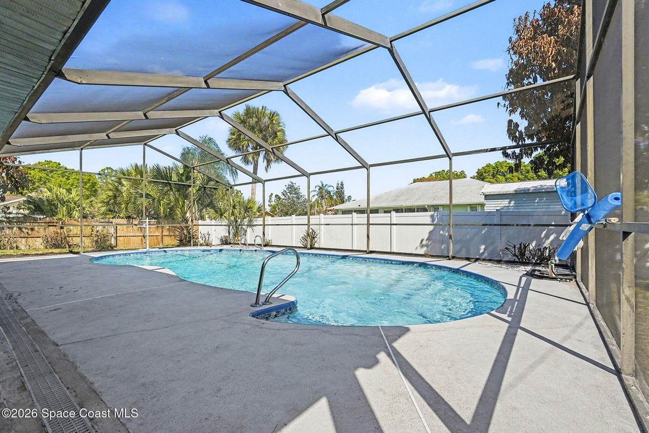 https://bt-photos.global.ssl.fastly.net/spacecoast/1280_boomver_2_1071817-2.jpg