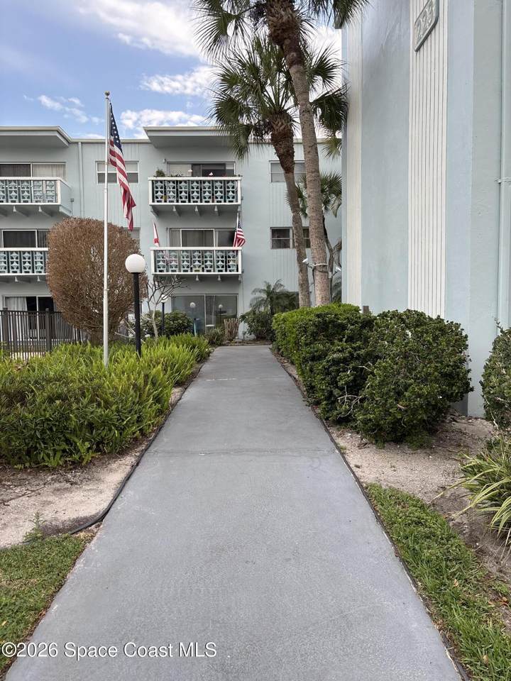 https://bt-photos.global.ssl.fastly.net/spacecoast/1280_boomver_2_1071981-2.jpg