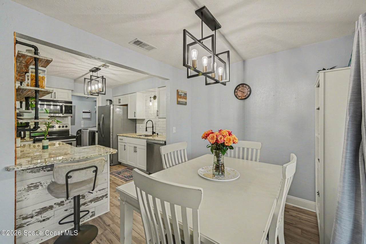 https://bt-photos.global.ssl.fastly.net/spacecoast/1280_boomver_2_1073491-2.jpg