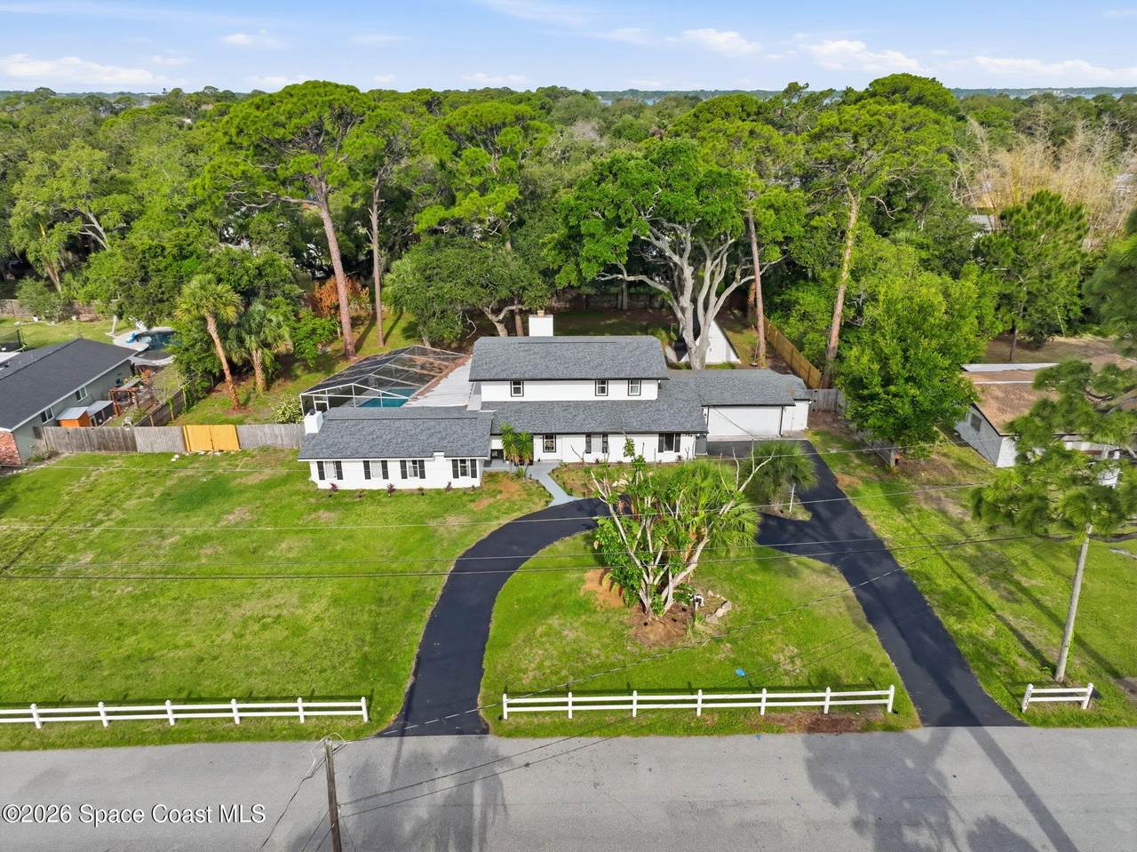 https://bt-photos.global.ssl.fastly.net/spacecoast/1280_boomver_2_1076549-2.jpg
