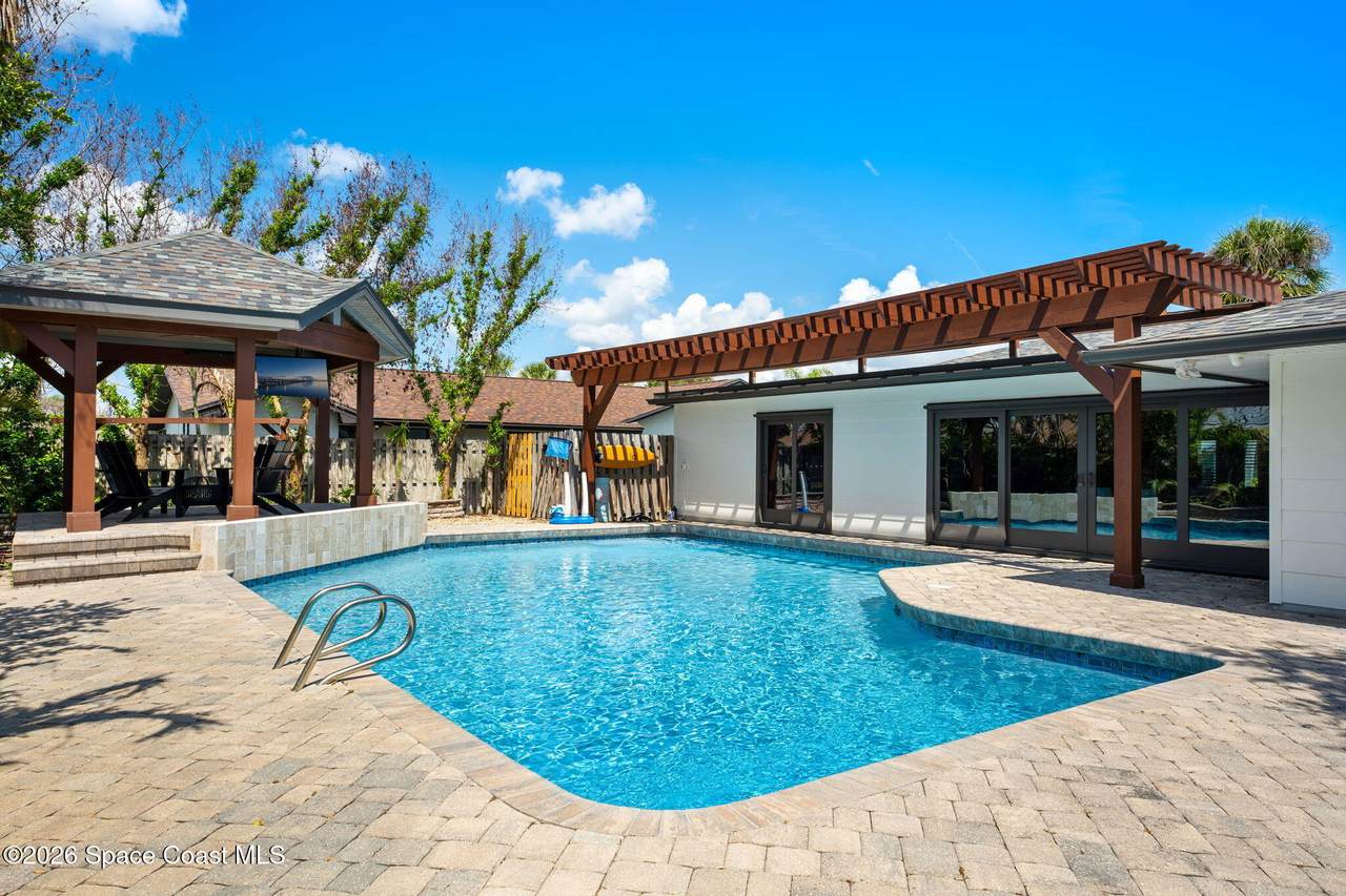 https://bt-photos.global.ssl.fastly.net/spacecoast/1280_boomver_2_1076583-2.jpg