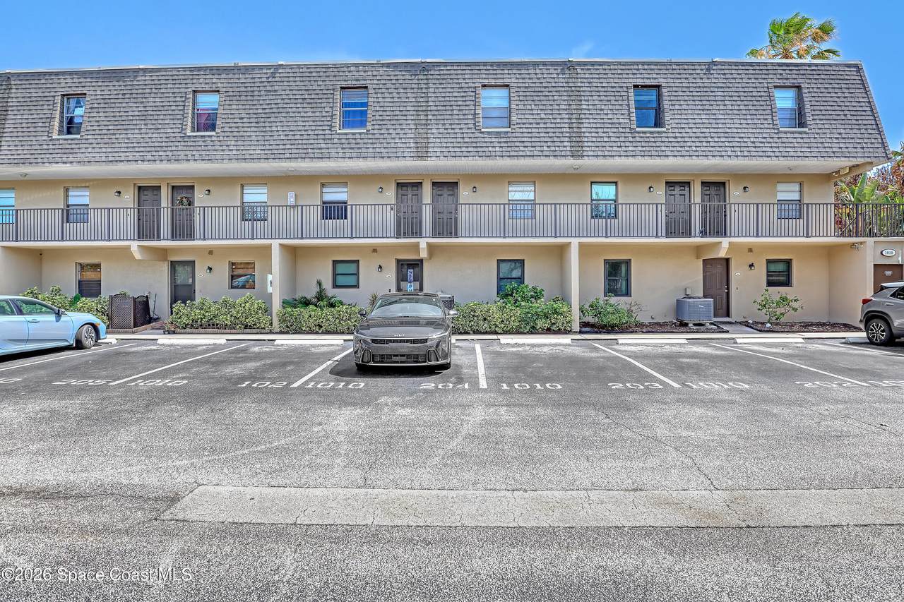 1010 Pine Tree Drive - Photo 1