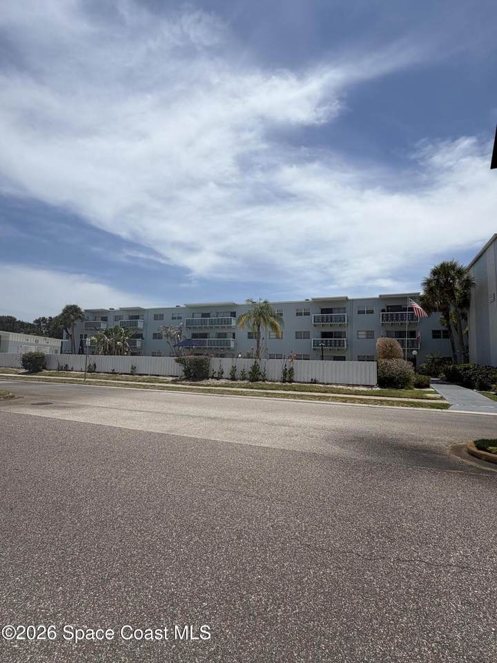 221 Columbia Drive - Photo 1