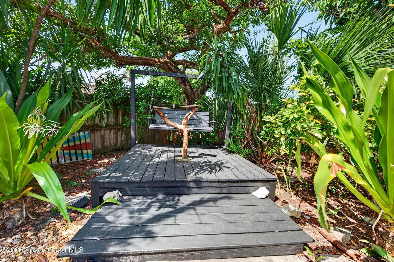 https://bt-photos.global.ssl.fastly.net/spacecoast/1280_boomver_2_1080519-2.jpg
