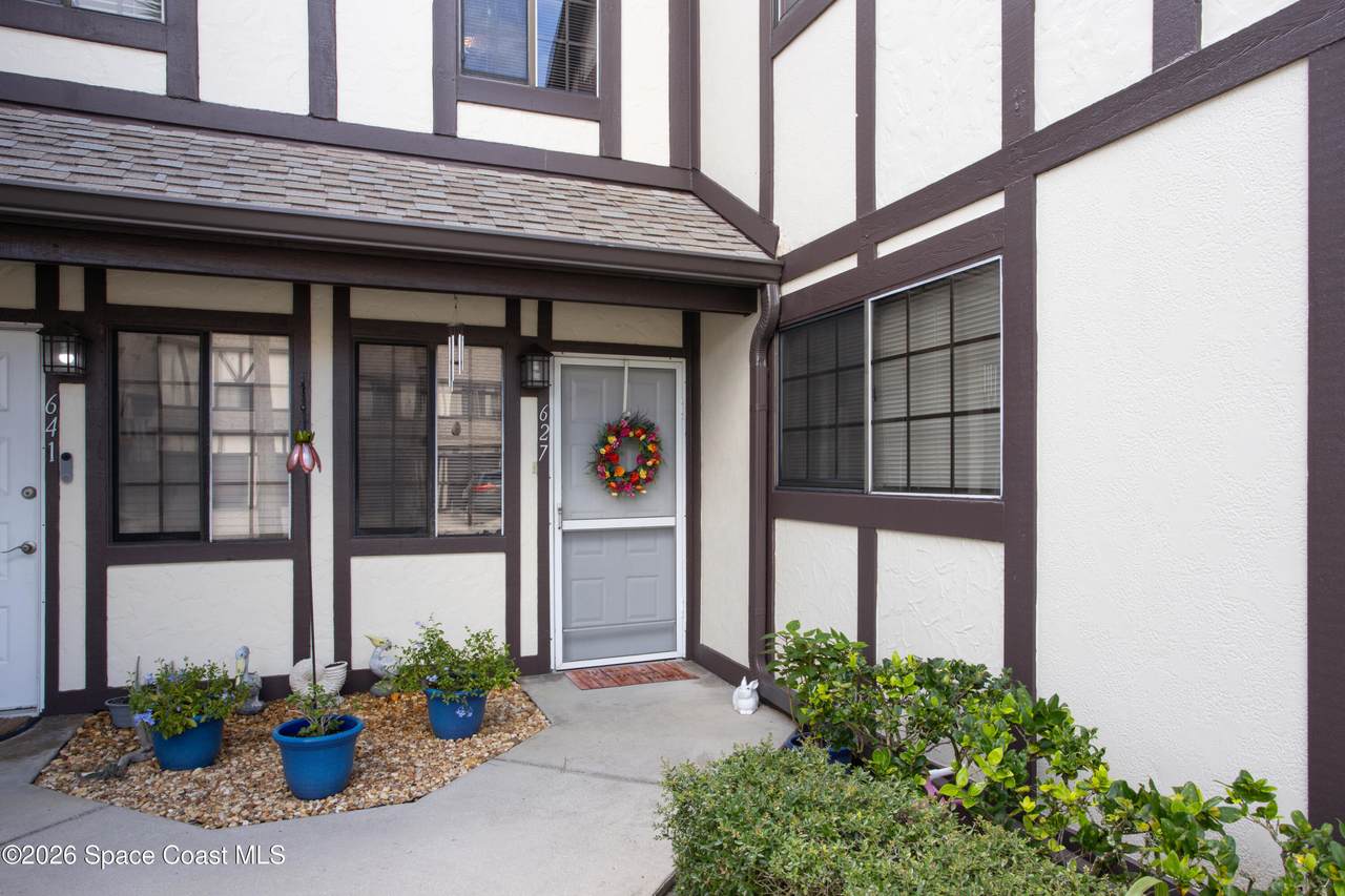 627 Greenwood Manor Circle - Photo 1
