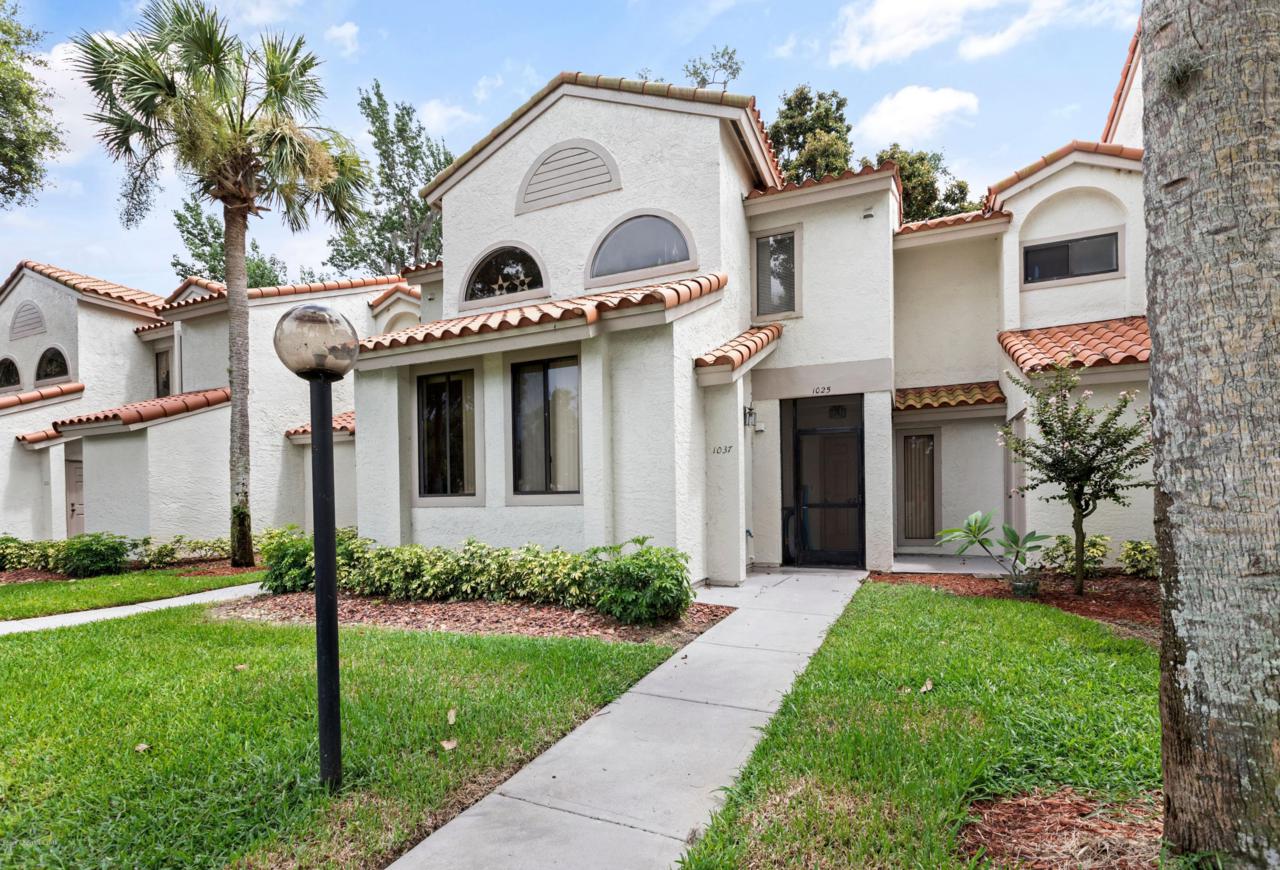 1037 Country Club Drive - Photo 1