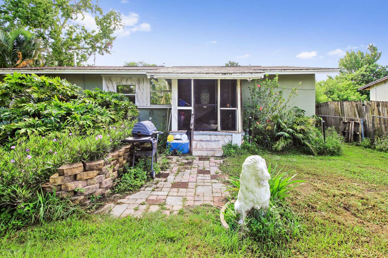 330 Palm Avenue - Photo 1