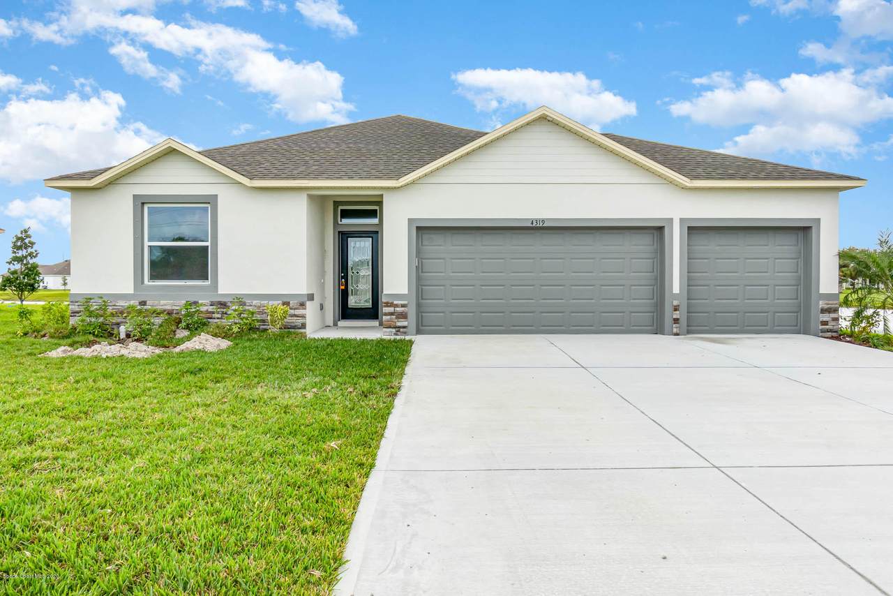 4319 Lago Vista Drive - Photo 1