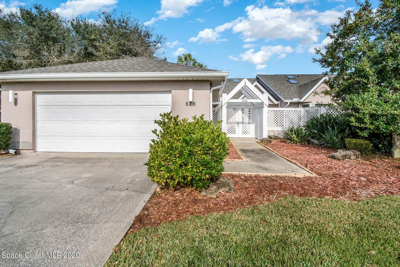 878 Oakwood Drive - Photo 1