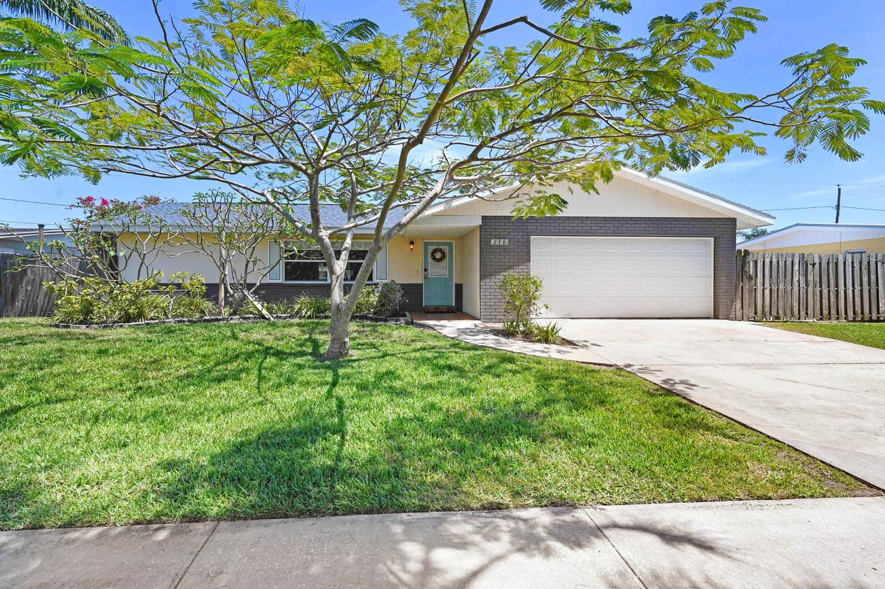 1550 Venus Street - Photo 1