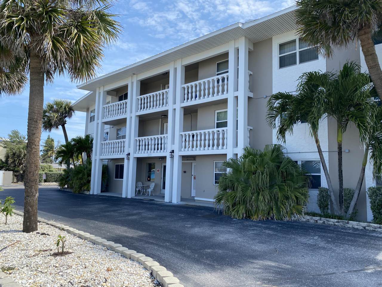 1273 Highway A1a - Photo 1