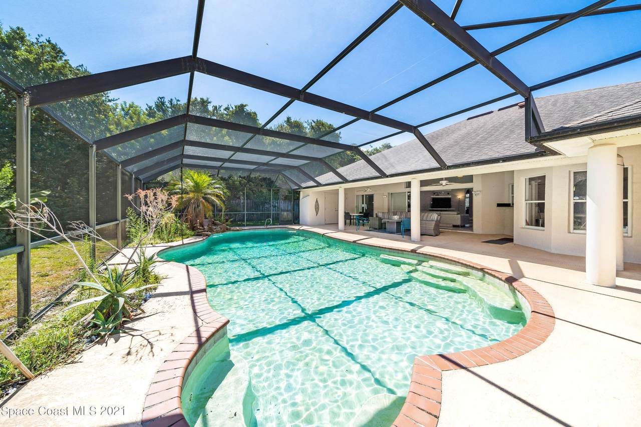 242 Woody Circle - Photo 1