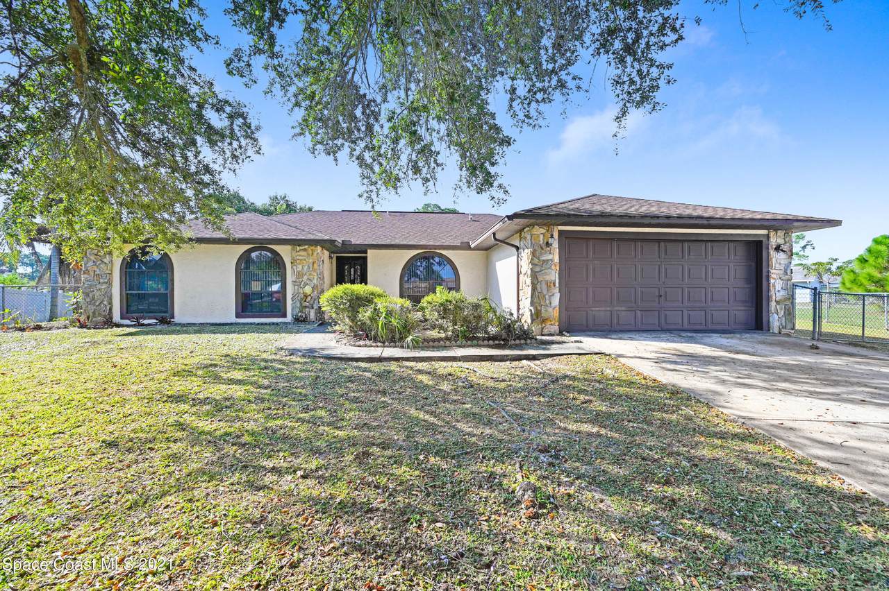 1194 Penn Court - Photo 1