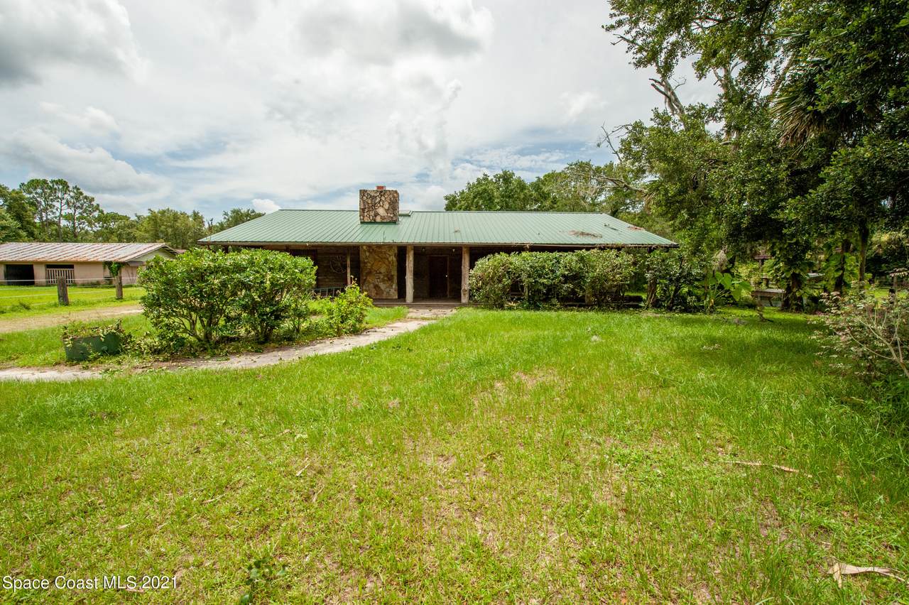 4865 Valdine Avenue - Photo 1