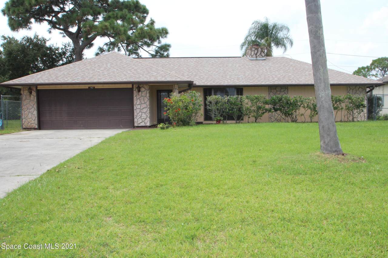 142 Buswell Avenue - Photo 1