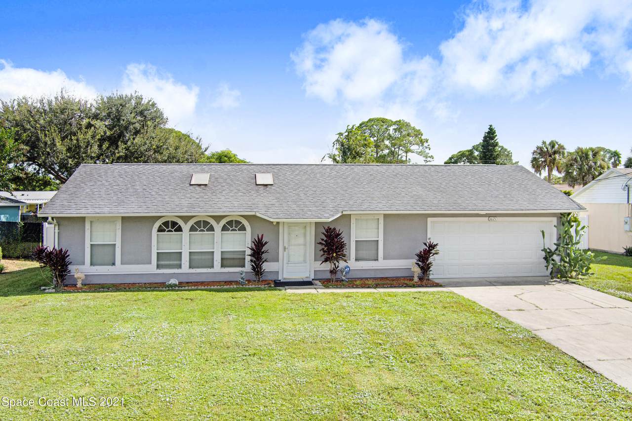 6621 Bancroft Avenue - Photo 1