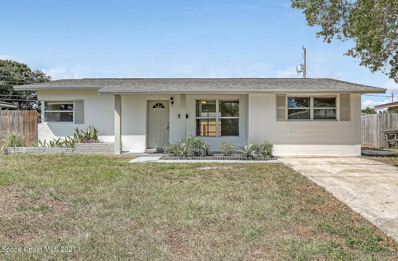 562 Sioux Avenue - Photo 1