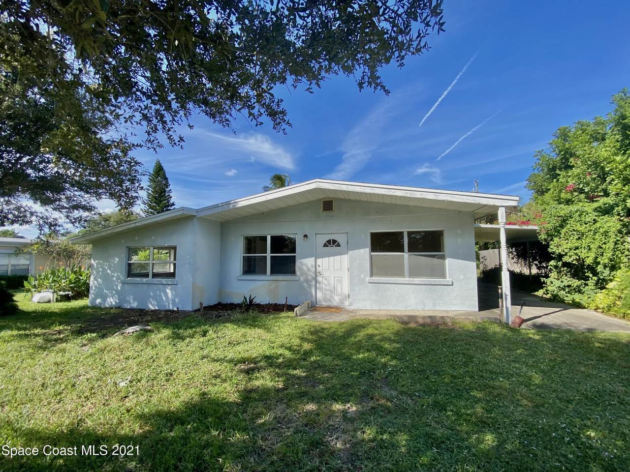 230 Avenida Central - Photo 1