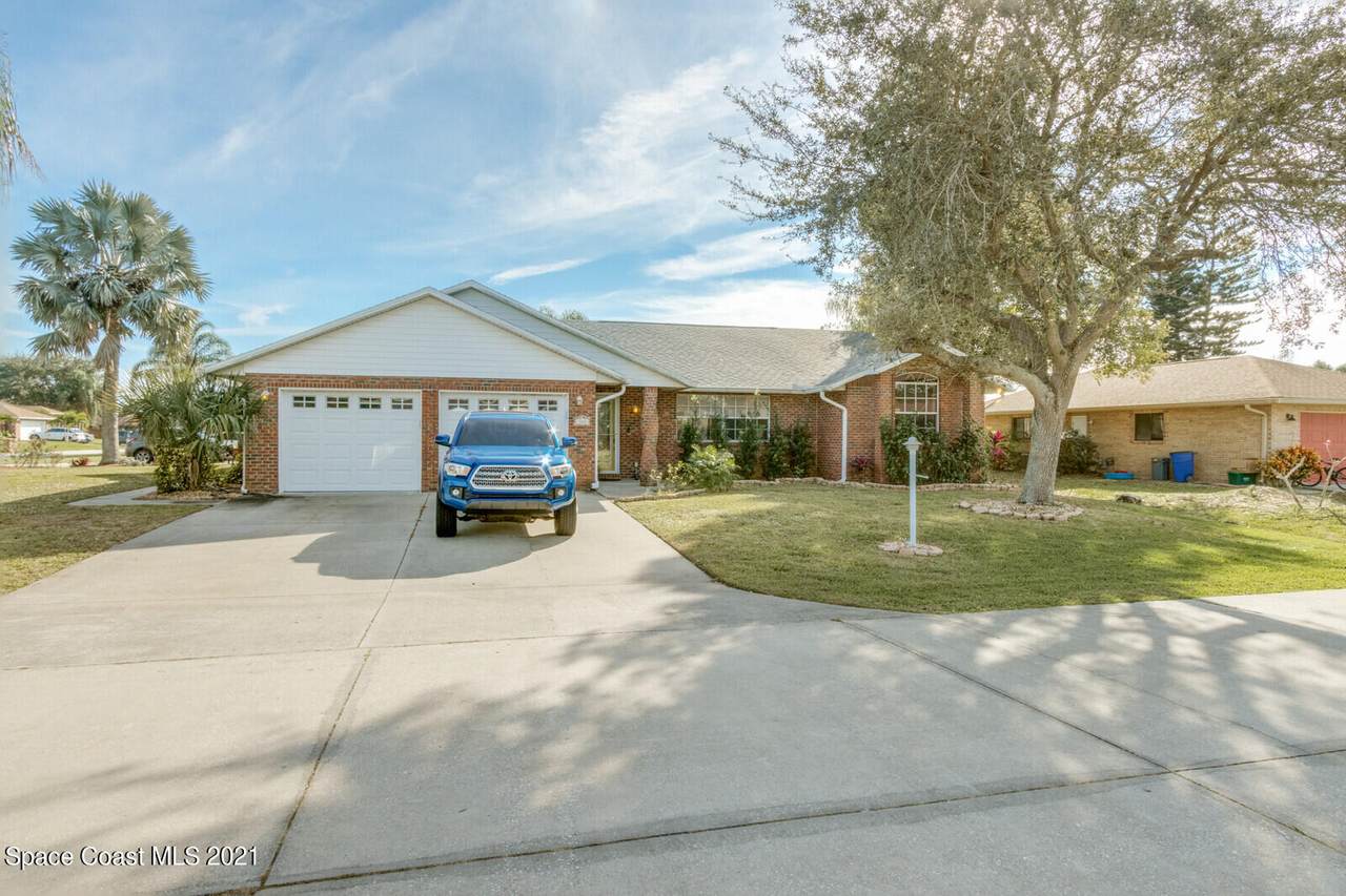 160 Palm Circle - Photo 1