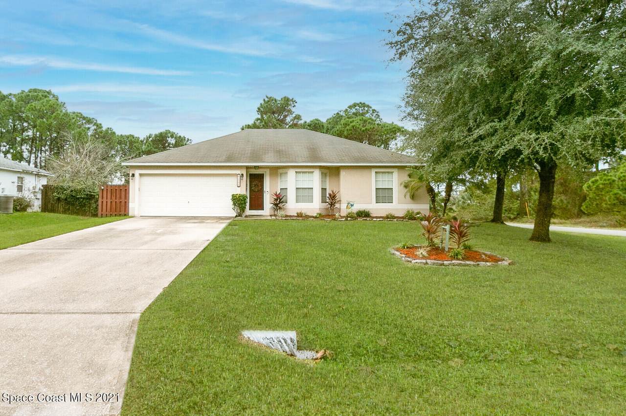 2500 Quarry Avenue - Photo 1