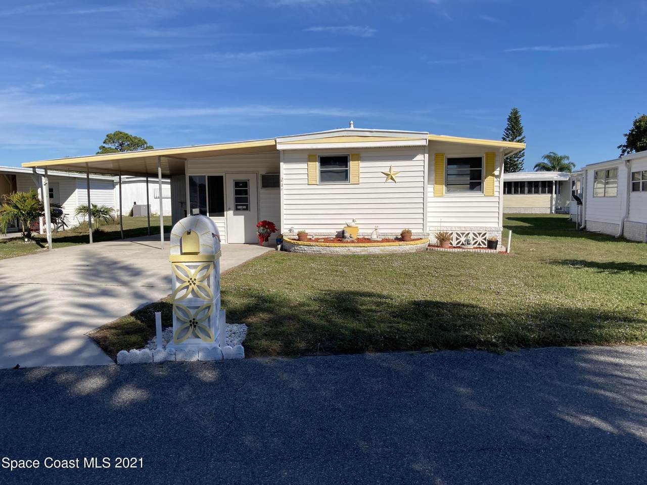 221 Charm Court - Photo 1