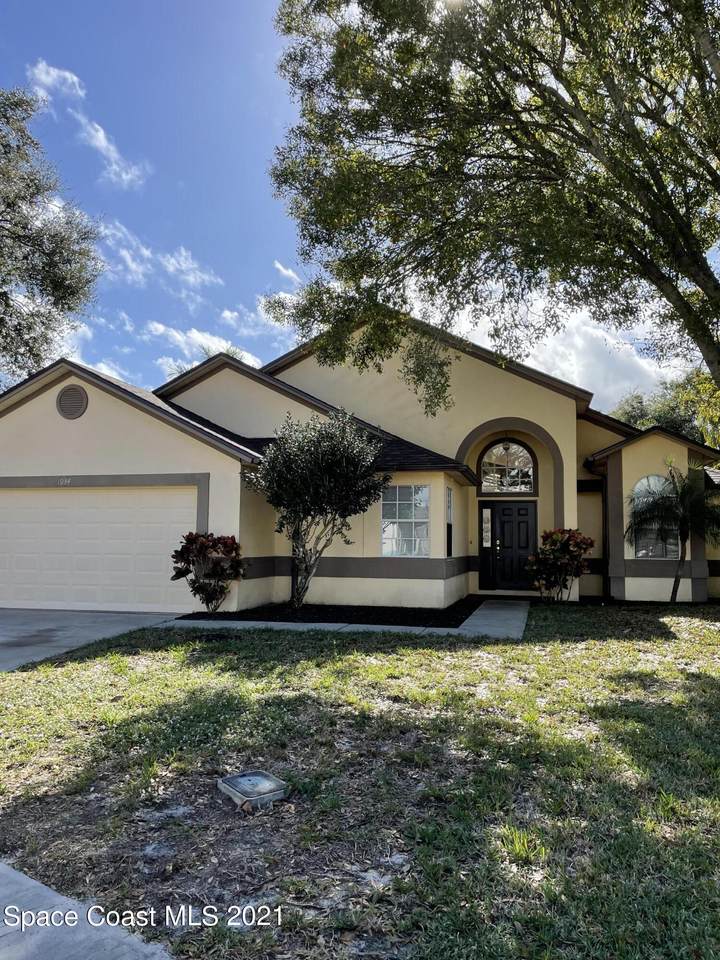1934 Glen Meadows Circle - Photo 1