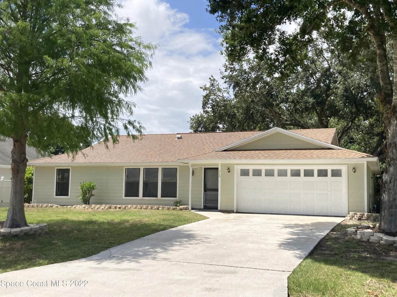 719 Bayharbor - Photo 1
