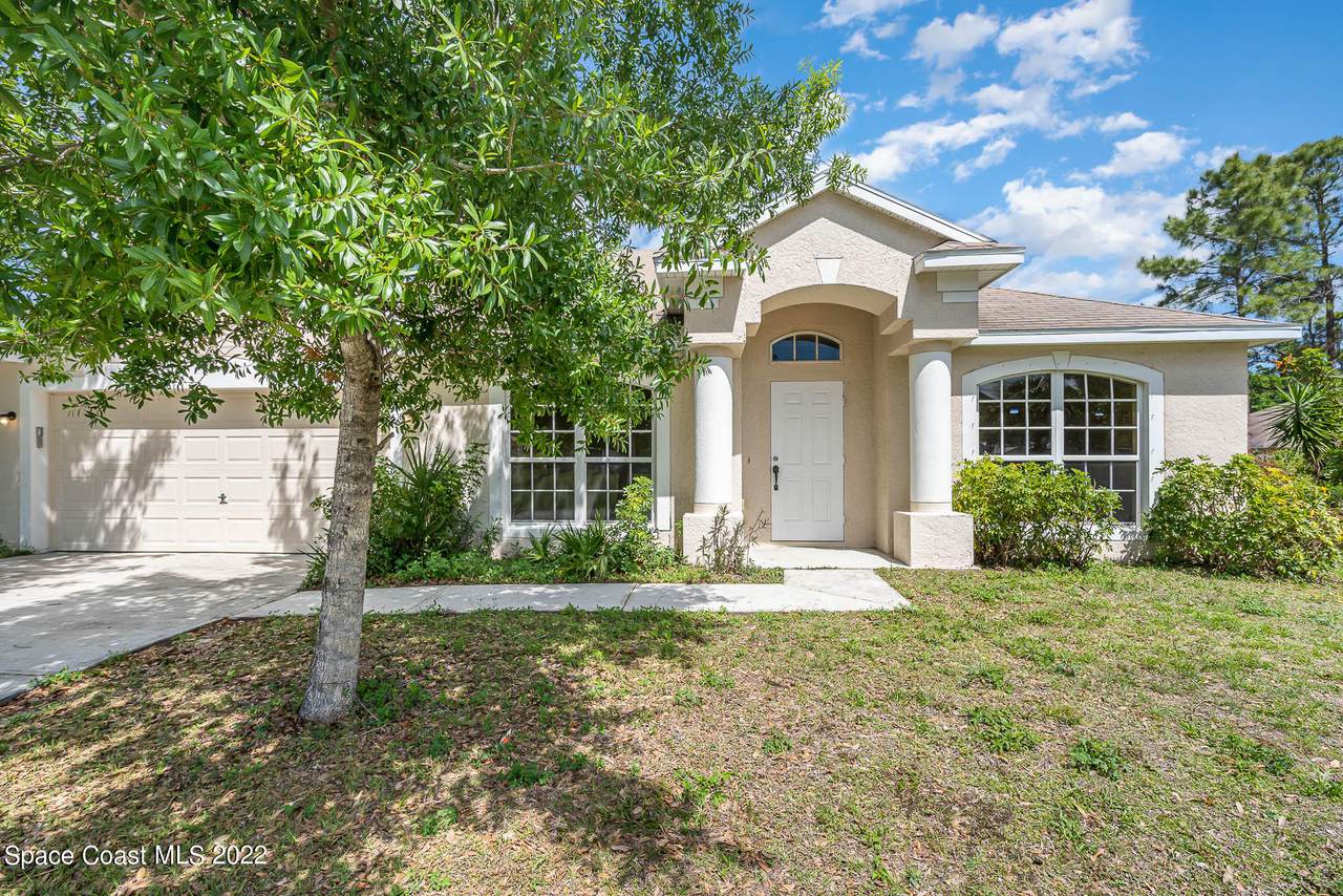 475 Fredericksburg Street - Photo 1