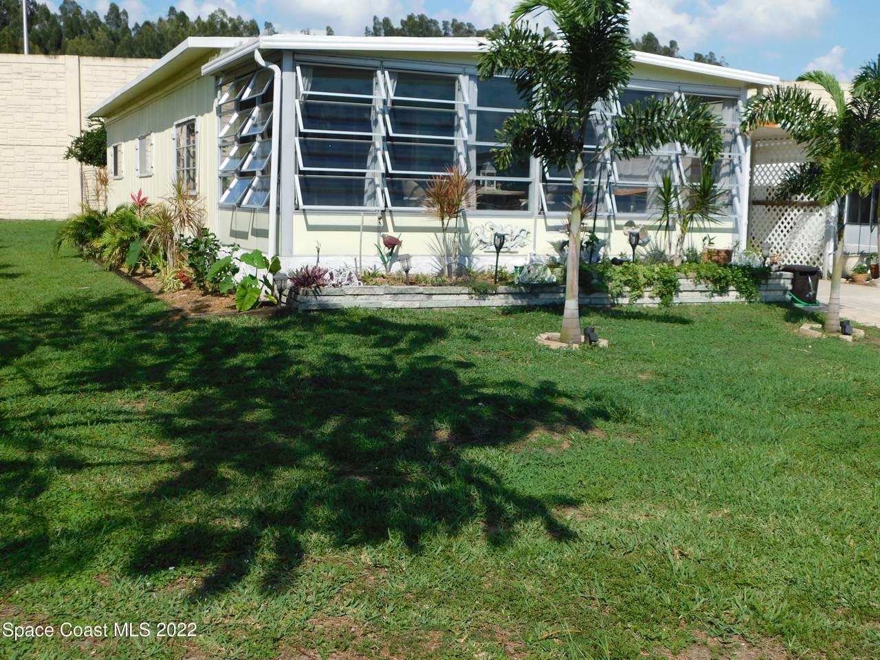 190 Holiday Park Boulevard - Photo 1