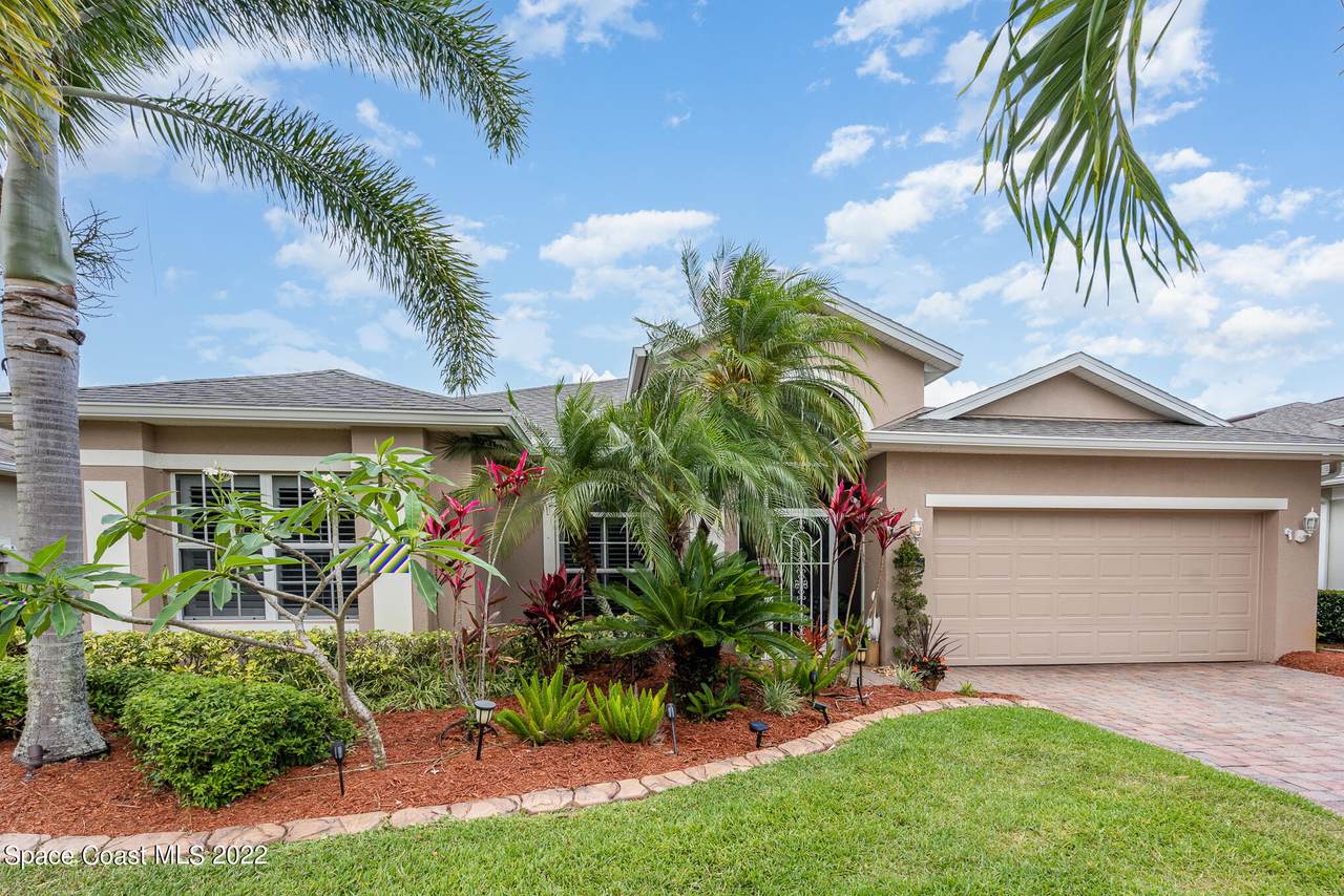 570 Gardendale Circle - Photo 1