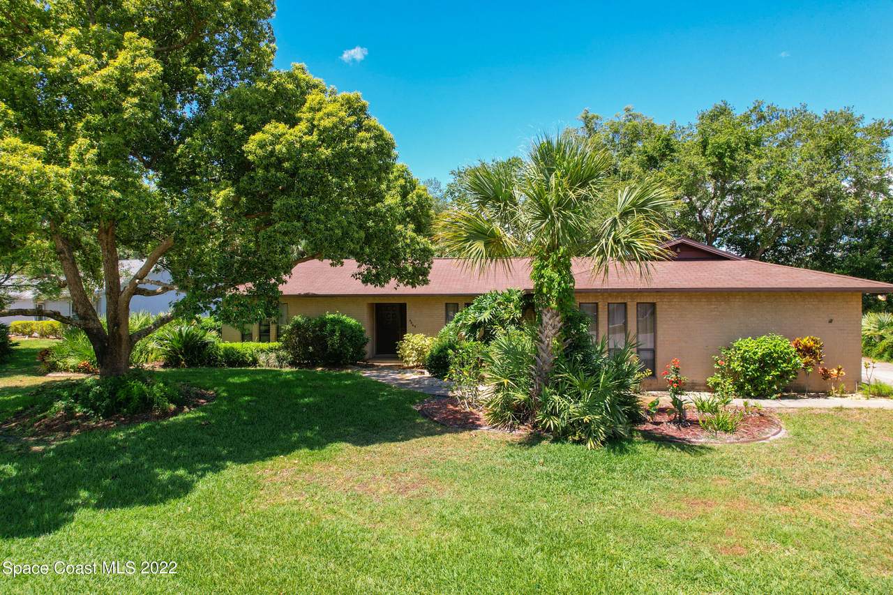 4645 Dunsford Road - Photo 1