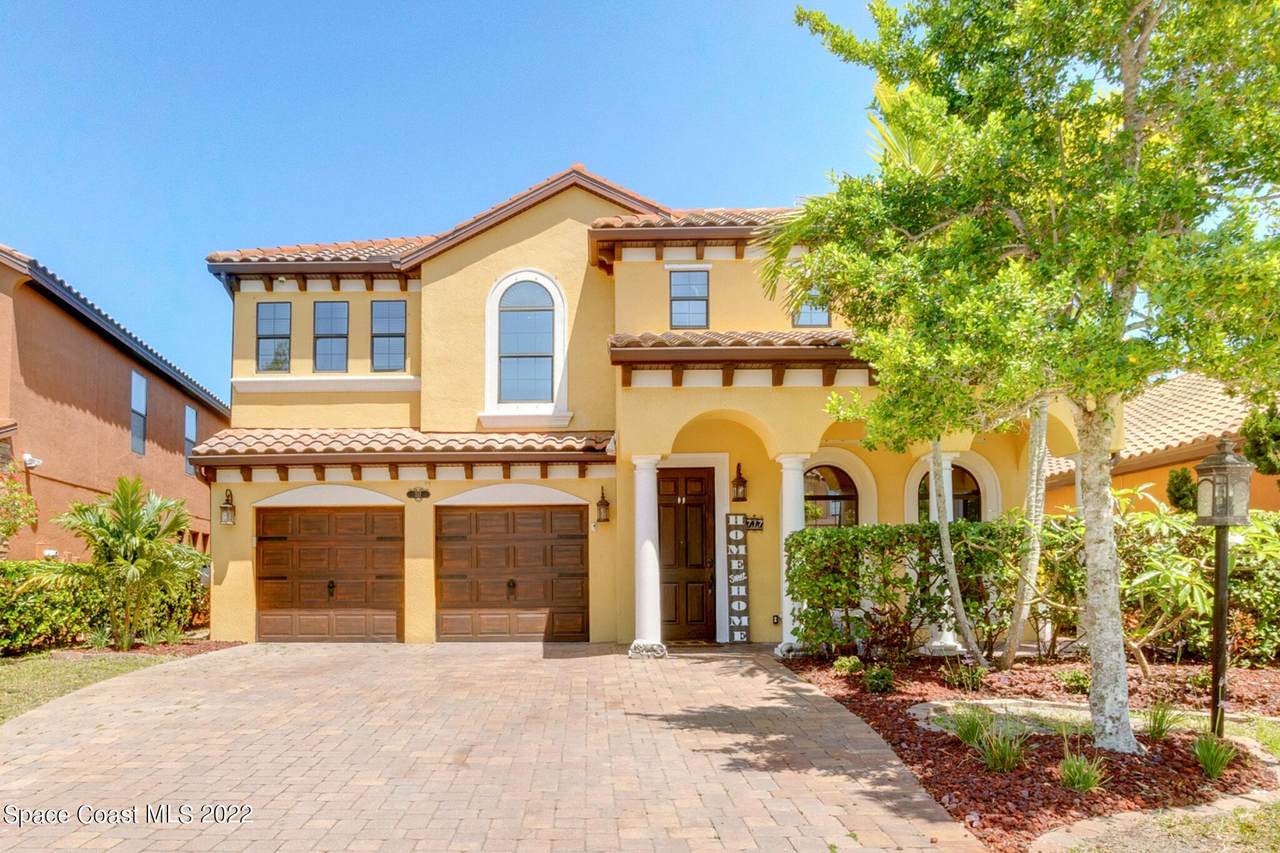 717 Palos Verde Drive - Photo 1
