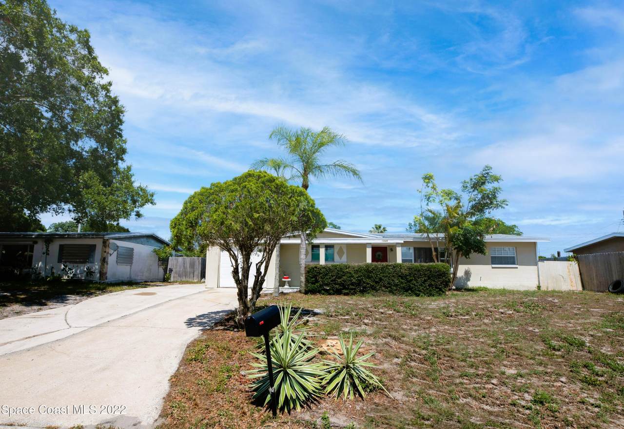 1425 Johnson Street - Photo 1