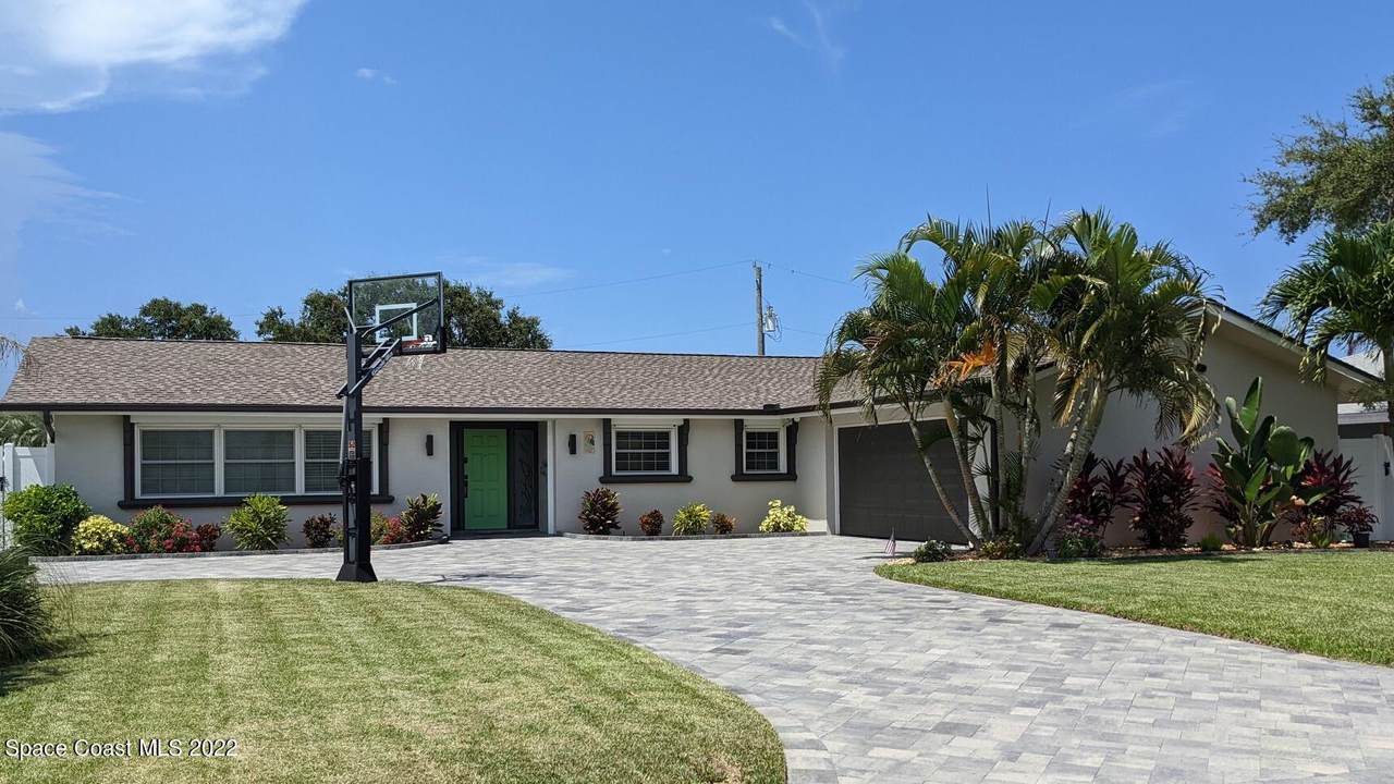 610 Kenwood Court - Photo 1