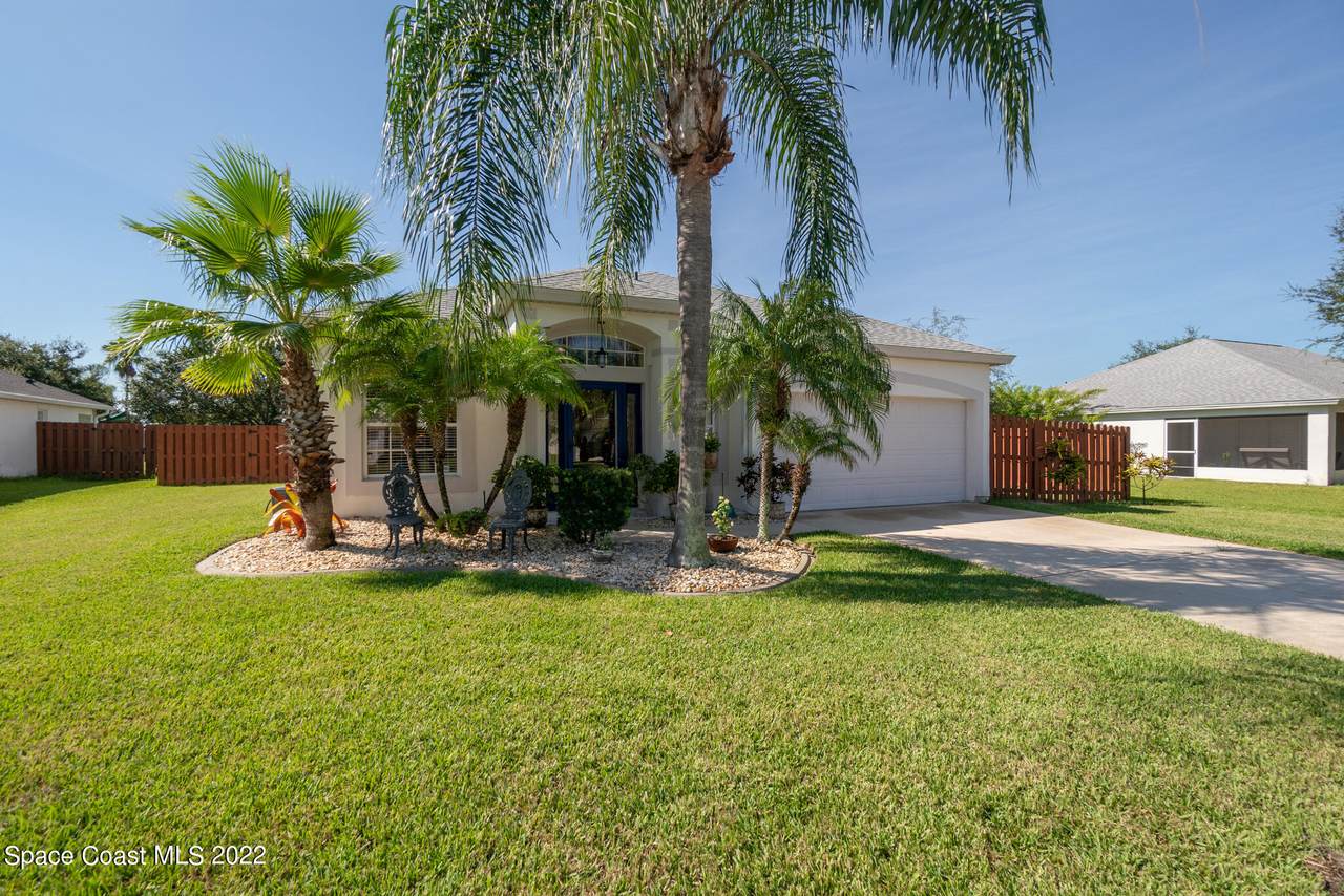 1659 Kestrel Court - Photo 1