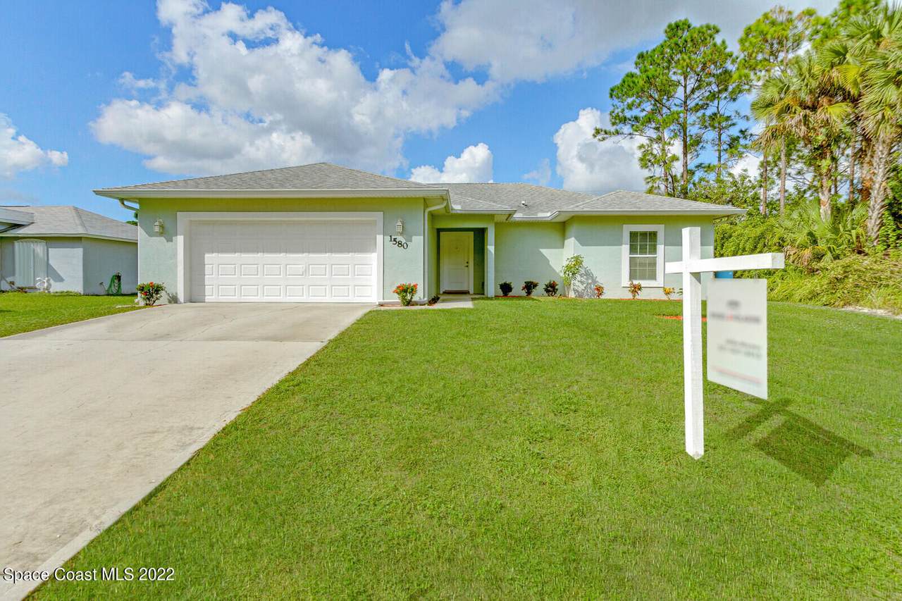 1580 Seeley Circle - Photo 1