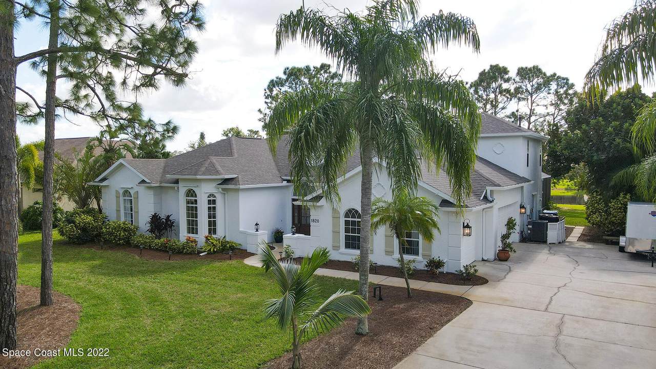 1820 Winding Ridge Circle - Photo 1