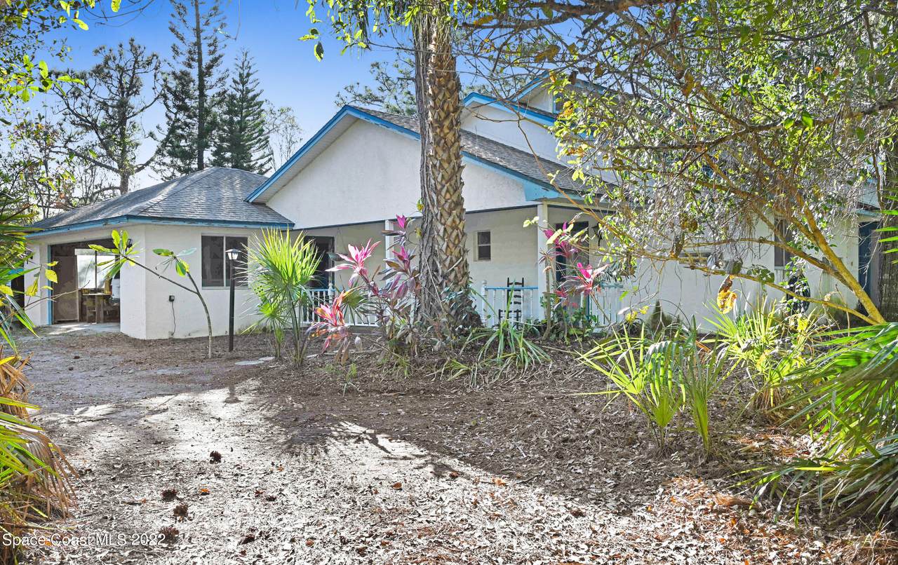 1085 Hall Road - Photo 1