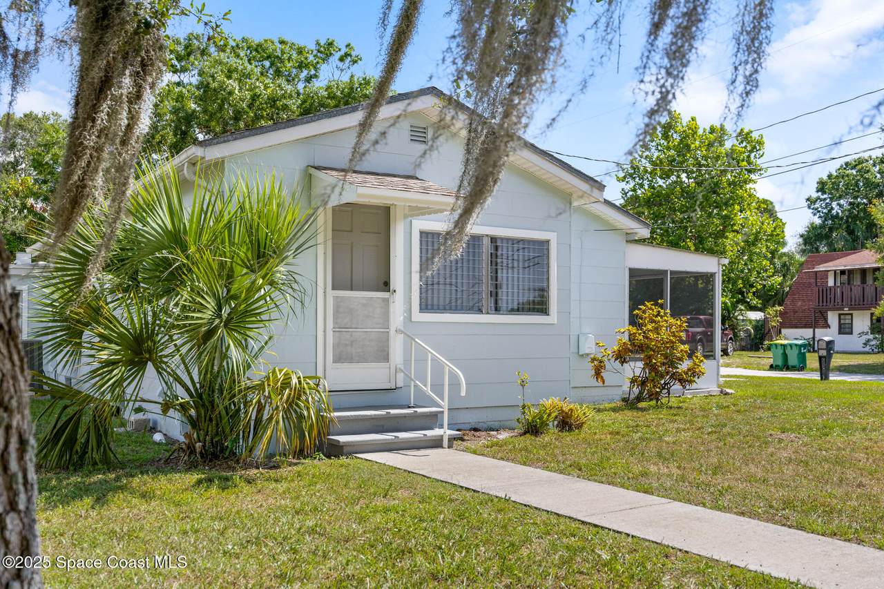 1714 Fletcher Street - Photo 1