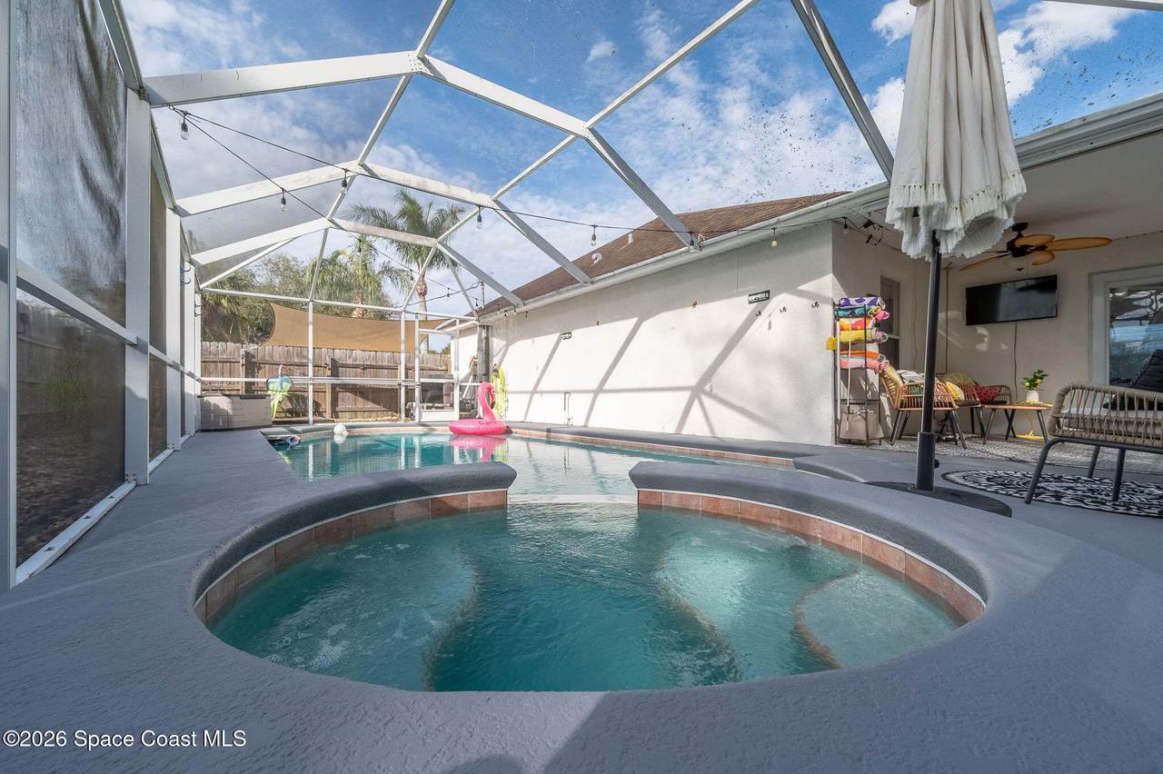 https://bt-photos.global.ssl.fastly.net/spacecoast/1280_boomver_2_1067435-2.jpg
