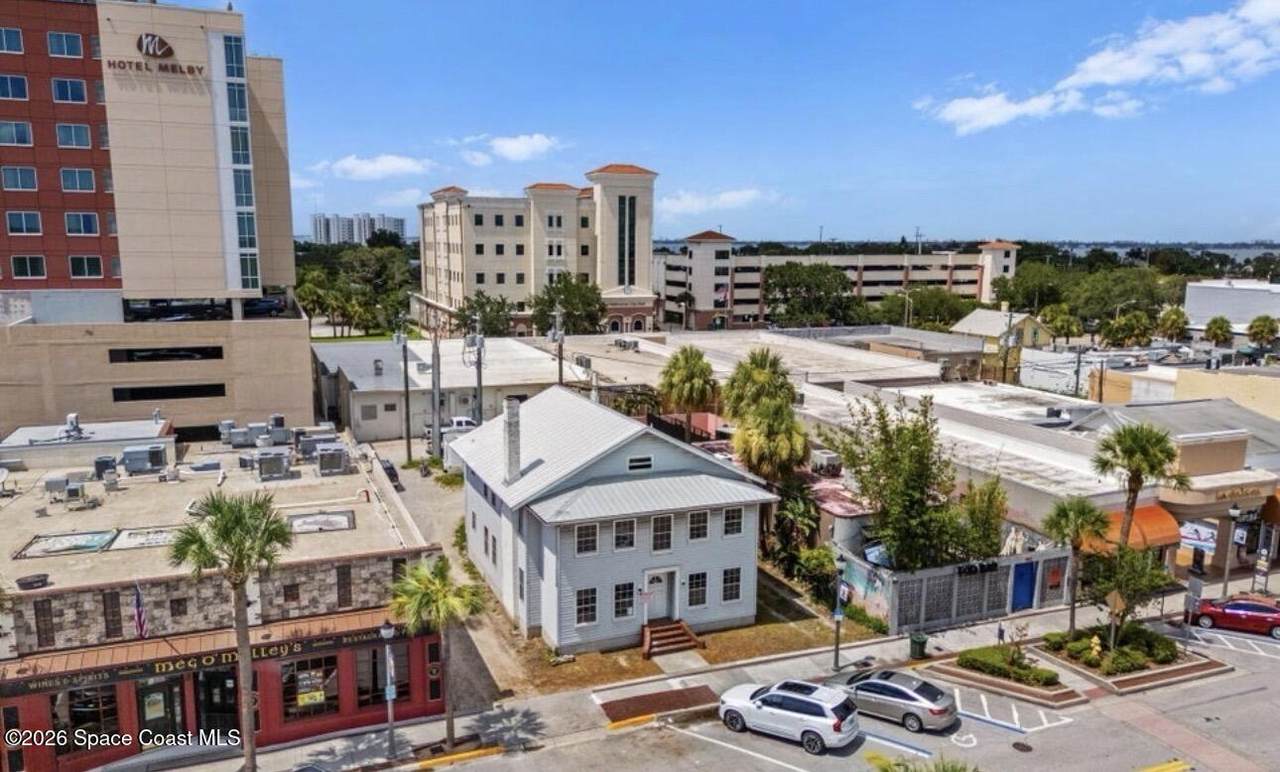 https://bt-photos.global.ssl.fastly.net/spacecoast/1280_boomver_3_1070418-2.jpg