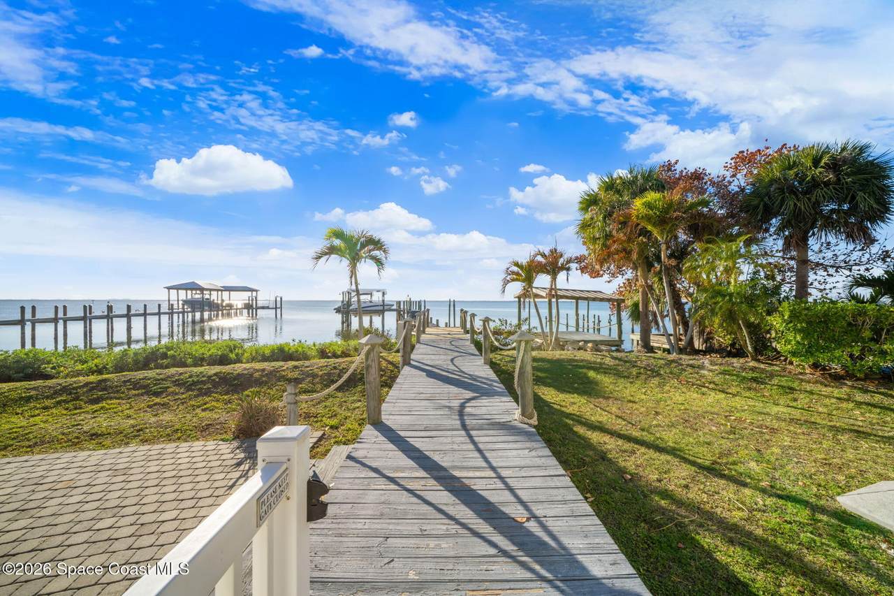https://bt-photos.global.ssl.fastly.net/spacecoast/1280_boomver_3_1070662-2.jpg
