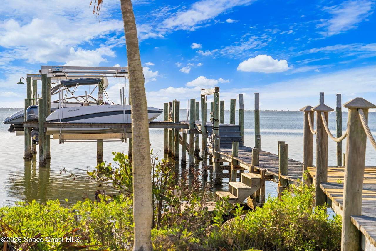 https://bt-photos.global.ssl.fastly.net/spacecoast/1280_boomver_3_1070662-2.jpg