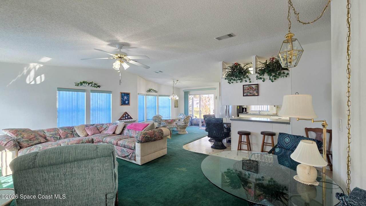 https://bt-photos.global.ssl.fastly.net/spacecoast/1280_boomver_3_1070862-2.jpg