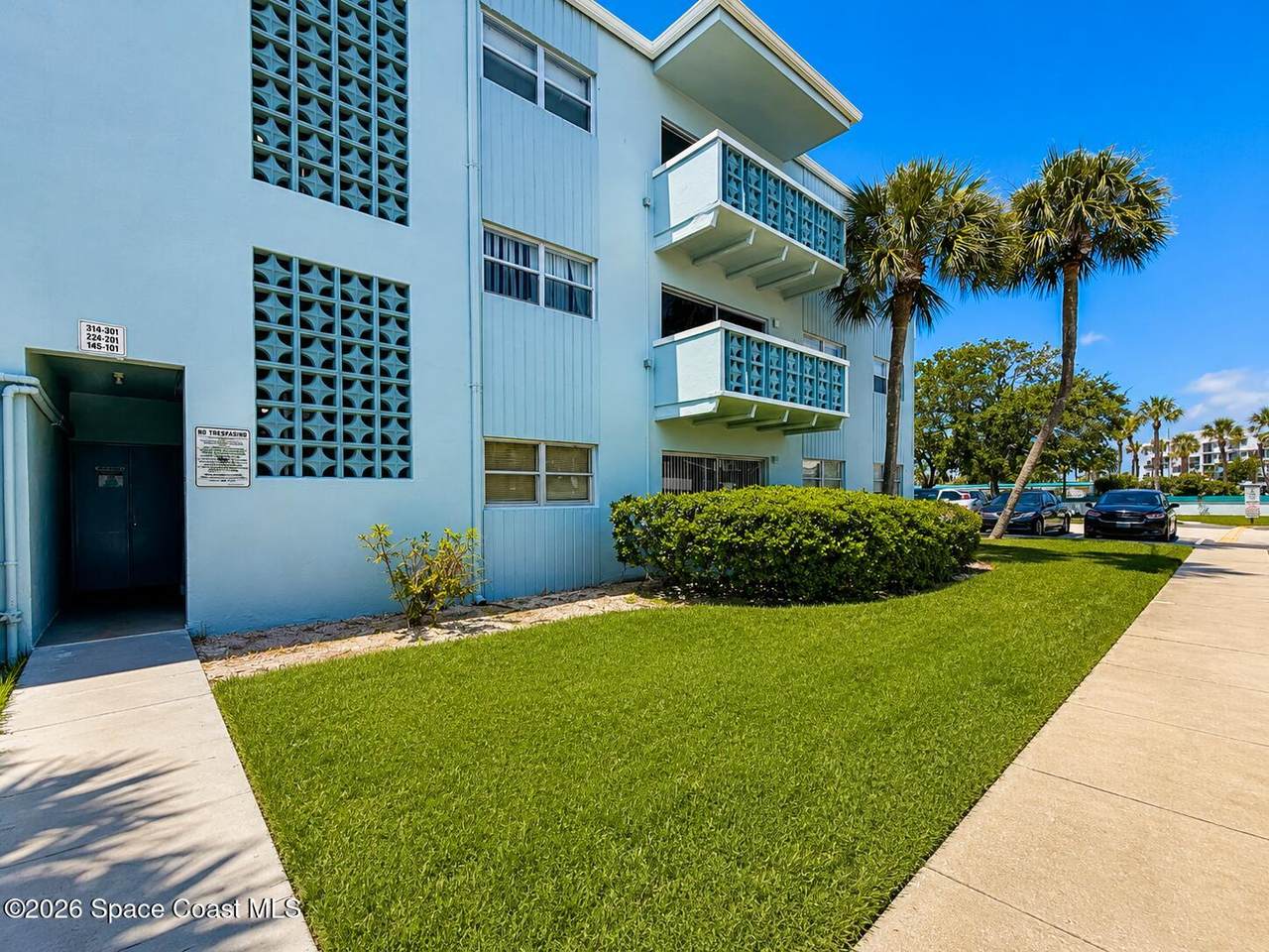 https://bt-photos.global.ssl.fastly.net/spacecoast/1280_boomver_1_1072947-2.jpg