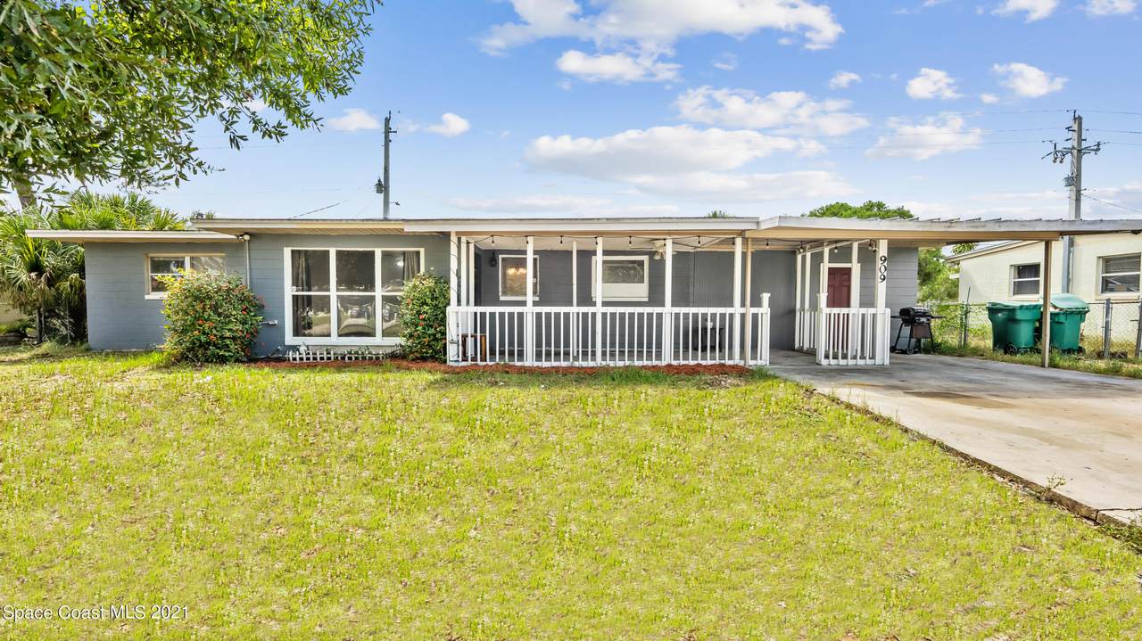 909 Acacia Way - Photo 1